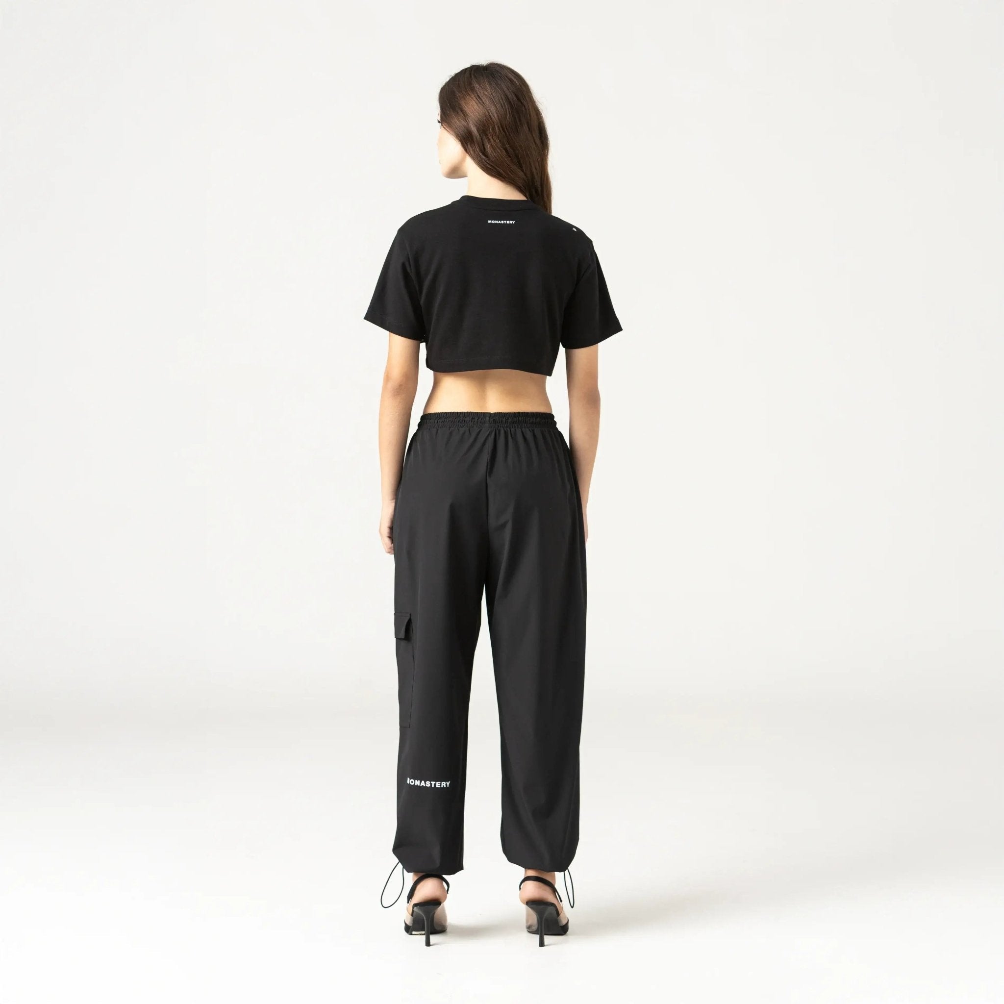 NEKANE CROP TOP WOMEN BLACK - Monastery | Tienda Oficial Colombia