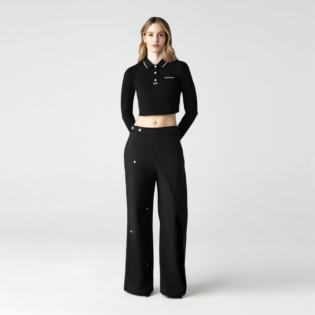 NINKIA CROP TOP WOMEN BLACK - Monastery | Tienda Oficial Colombia