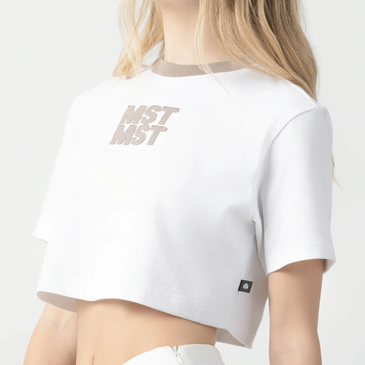 NOORA CROP TOP WOMEN WHITE - Monastery | Tienda Oficial Colombia