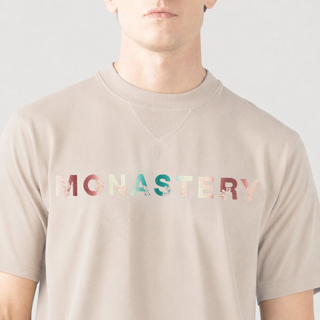 POUZIA T-SHIRT MEN SIMPLY TAUPE - Monastery | Tienda Oficial Colombia