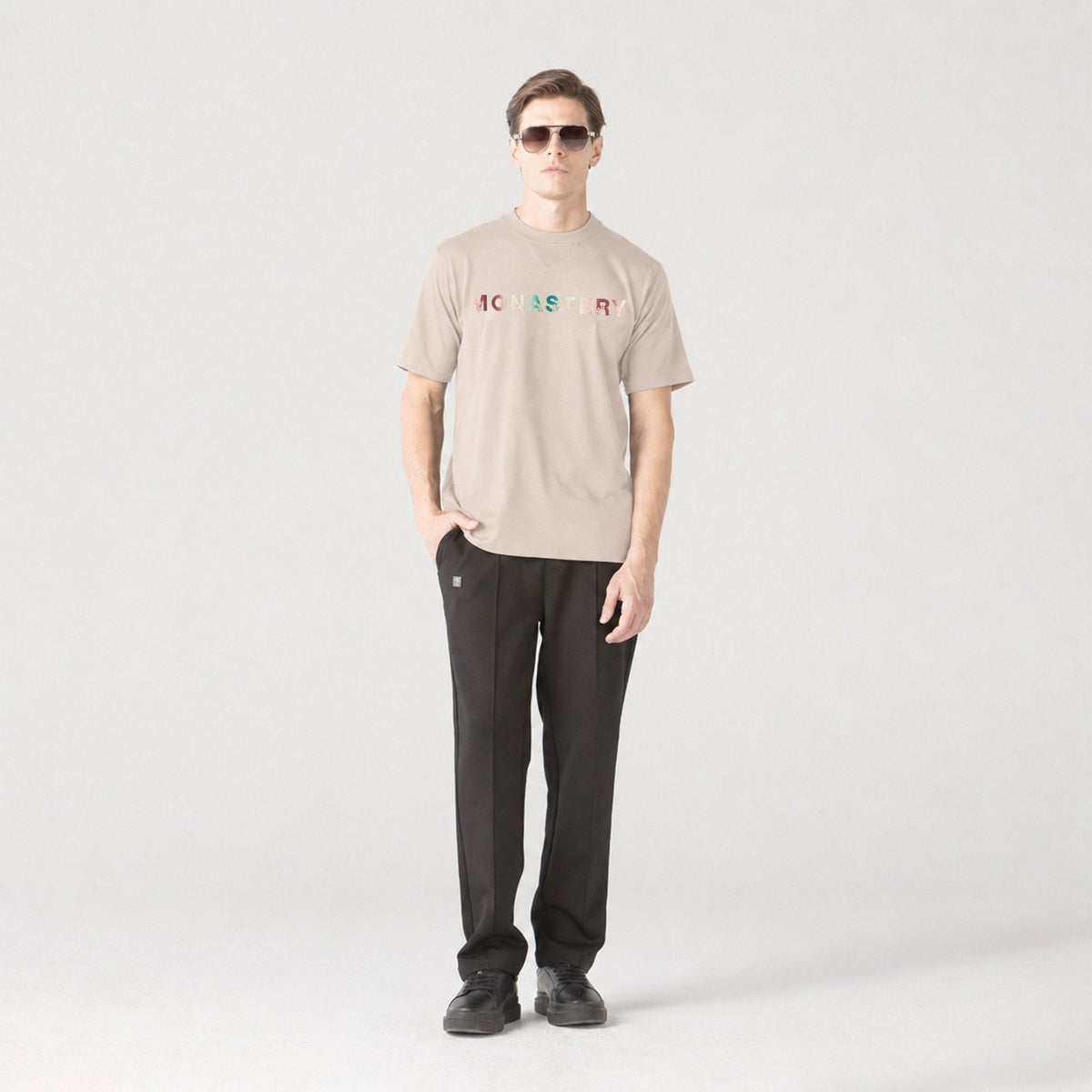 POUZIA T-SHIRT MEN SIMPLY TAUPE - Monastery | Tienda Oficial Colombia