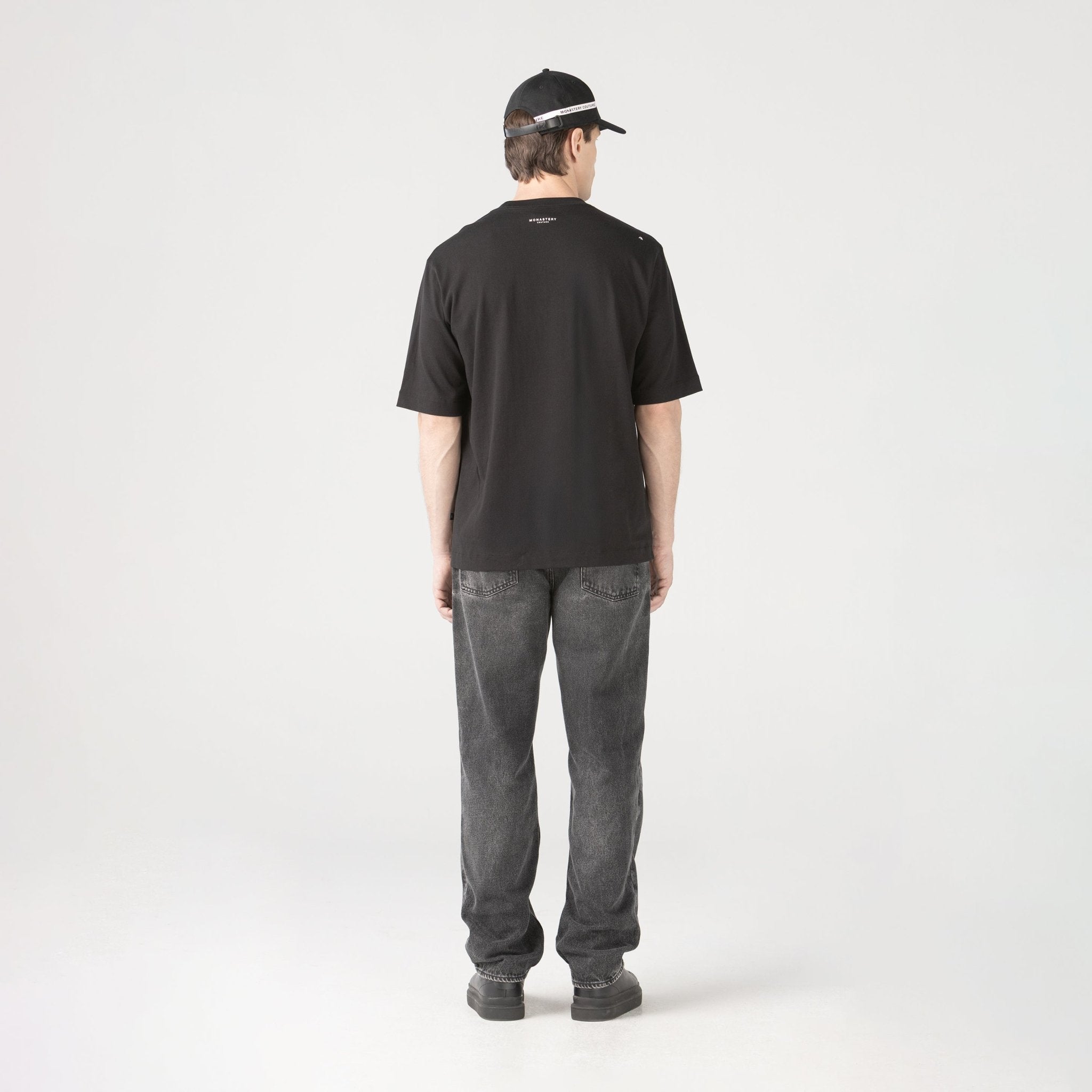 PRAETOR T - SHIRT OVERSIZED MEN BLACK - Monastery | Tienda Oficial Colombia