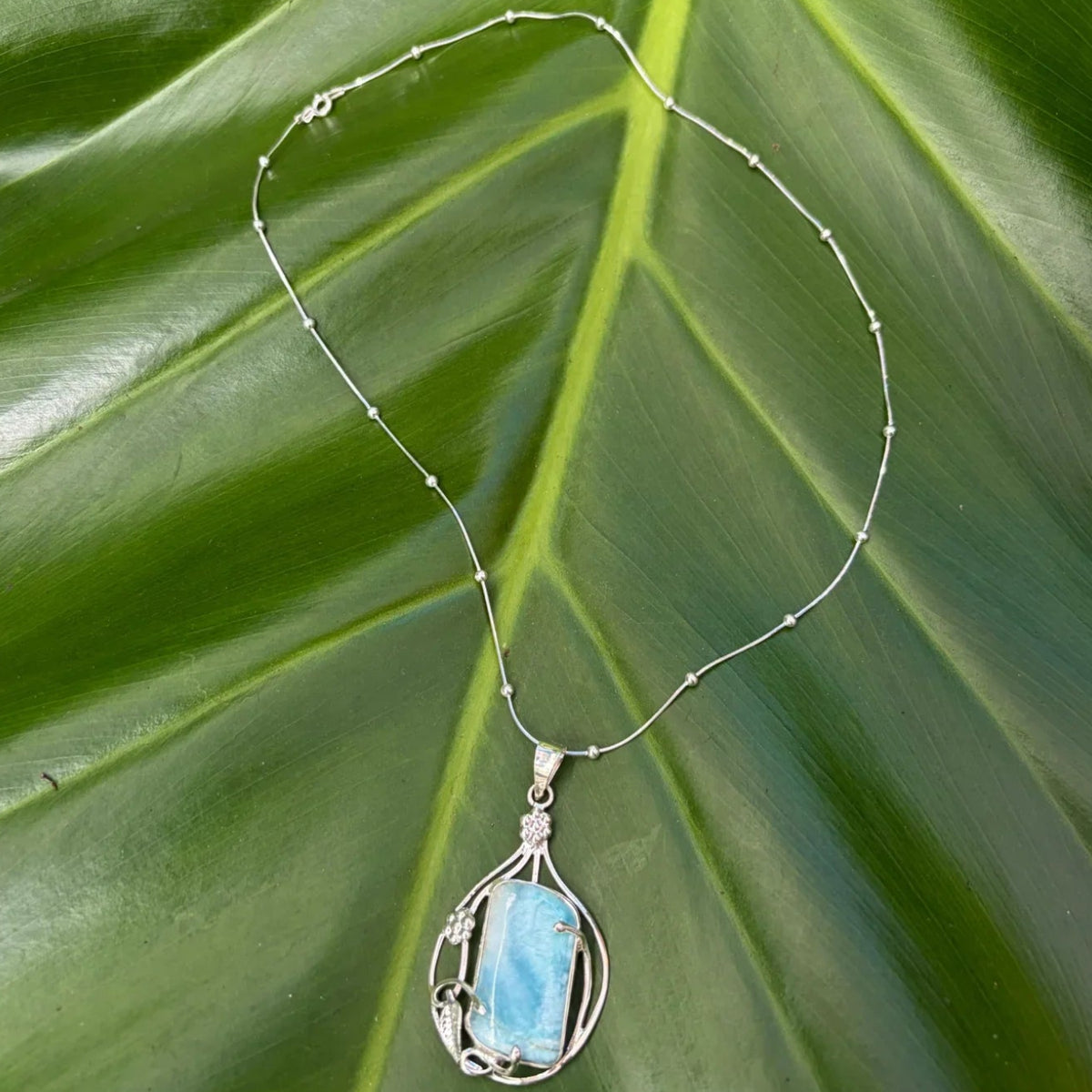 Collar de plata con larimar