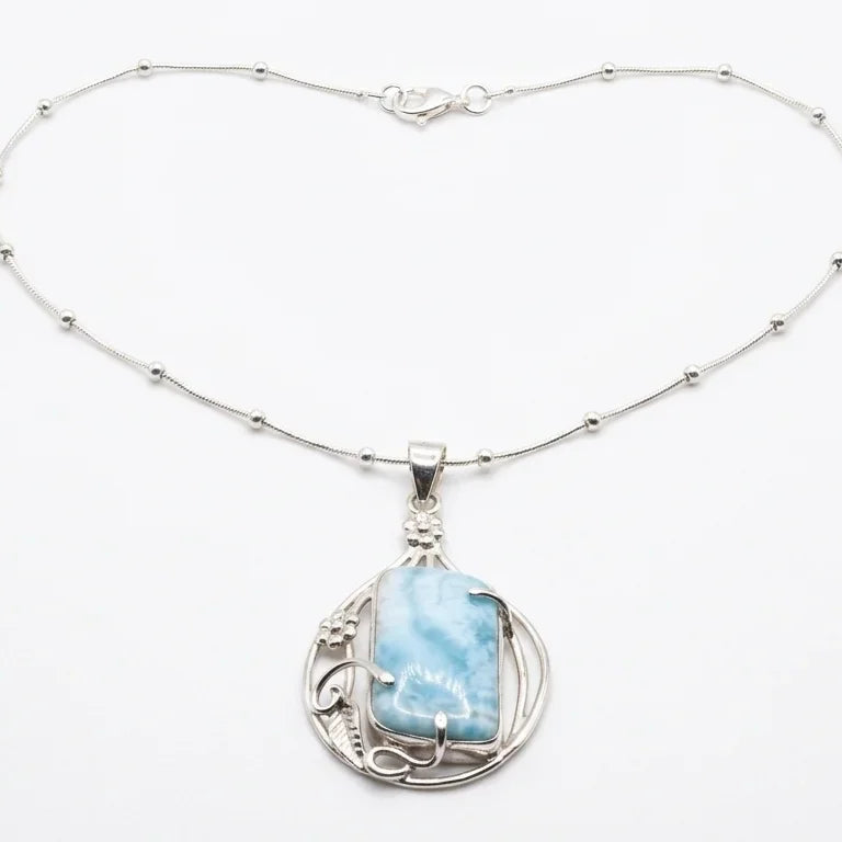 Collar de plata con larimar