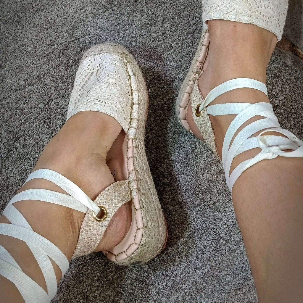 Alpargatas cómodas Romana Maye beige tipo crochet de Urbe alpargatas
