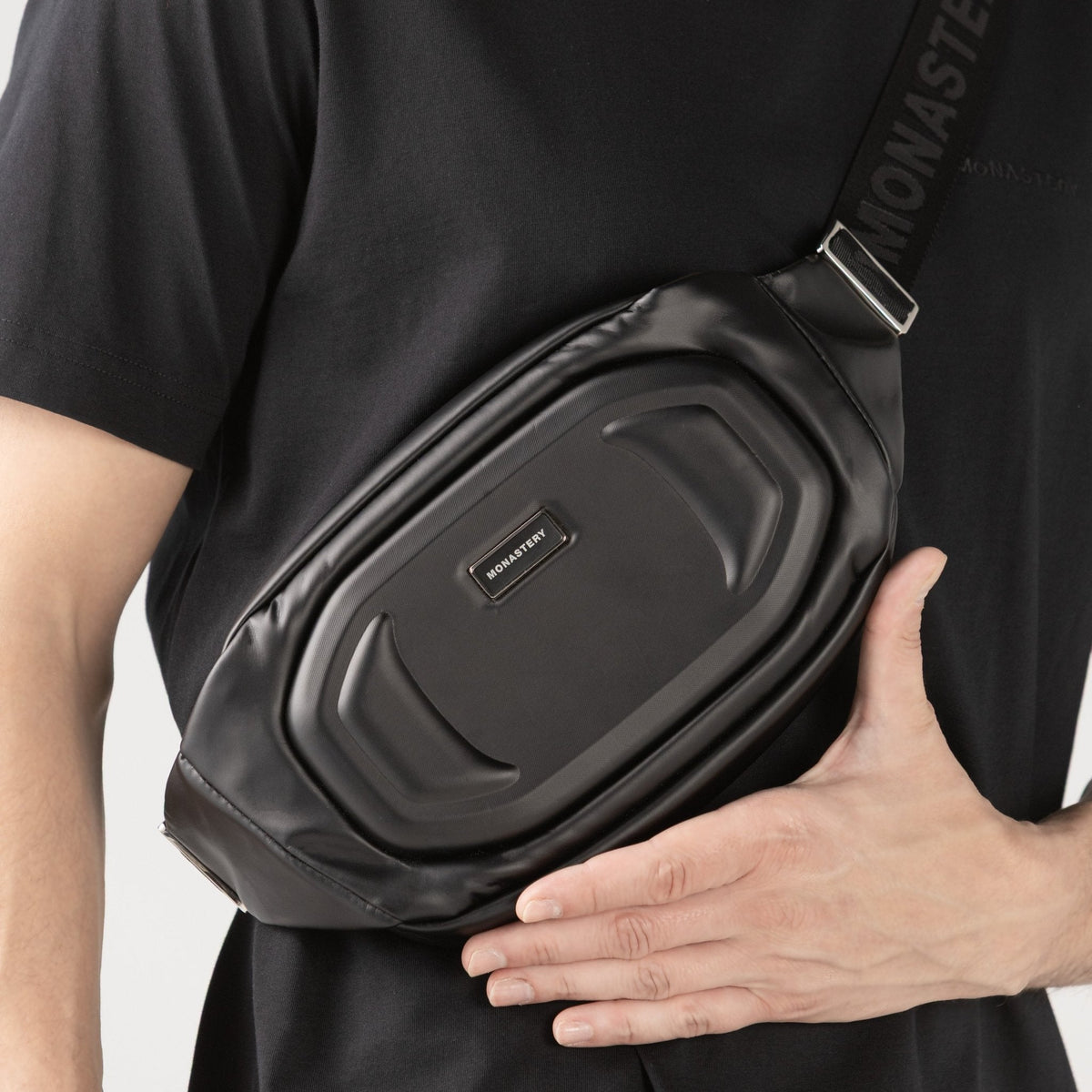 SIKKIM FANNY PACK UNISEX BLACK - Monastery | Tienda Oficial Colombia