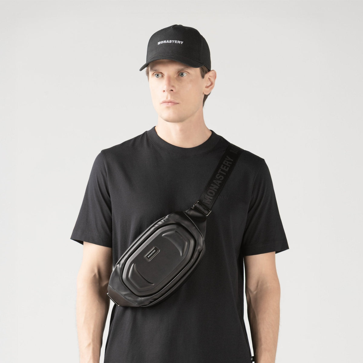 SIKKIM FANNY PACK UNISEX BLACK - Monastery | Tienda Oficial Colombia