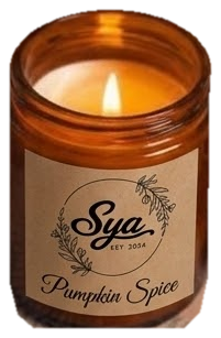 Vela Pumpkin Spice en frasco ámbar, fondo transparente.