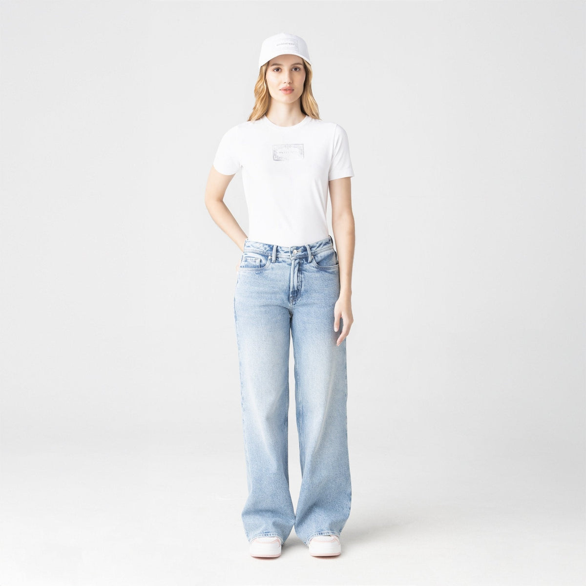 TOGO T - SHIRT WOMEN WHITE - Monastery | Tienda Oficial Colombia