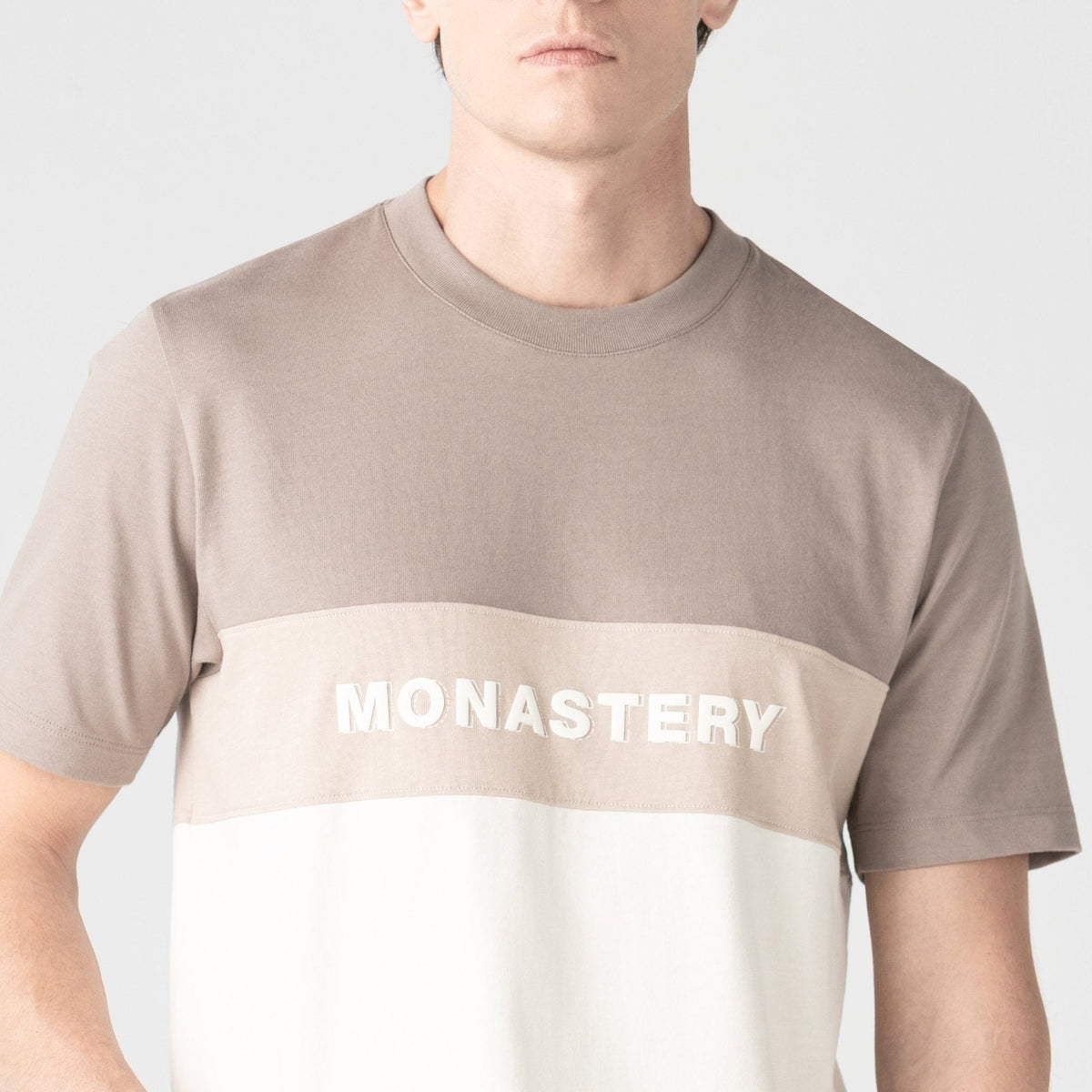 VICTRIX T - SHIRT MEN EGRET - Monastery | Tienda Oficial Colombia