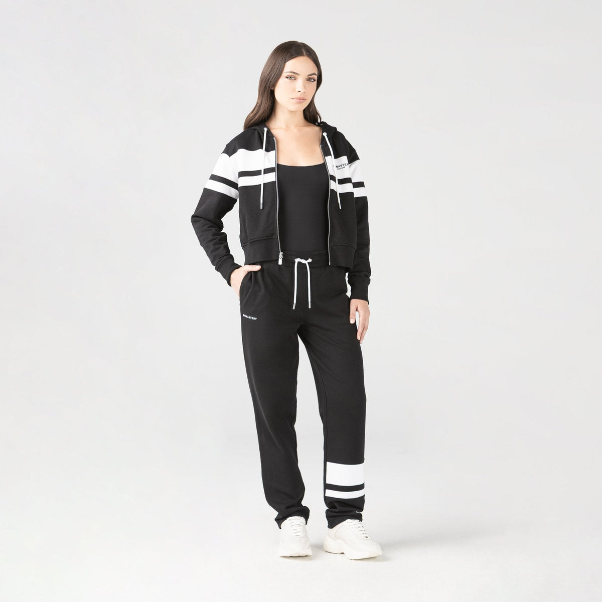 ZETIAN JOGGER WOMEN BLACK - Monastery | Tienda Oficial Colombia