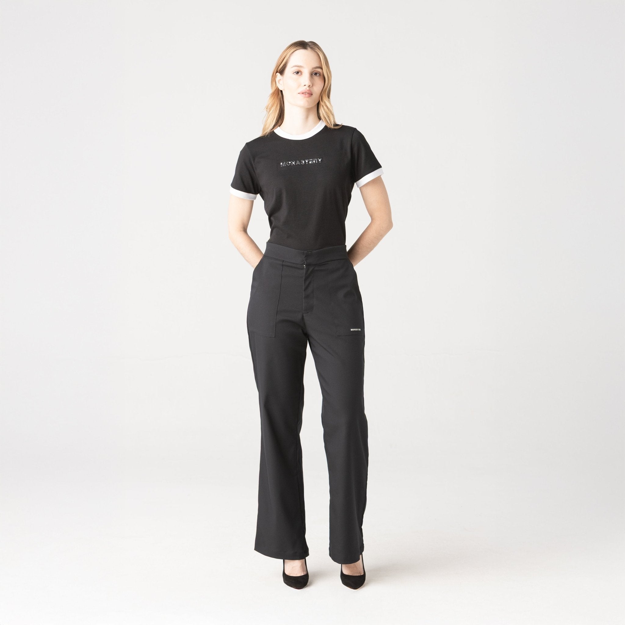 ZHANNA T - SHIRT WOMEN BLACK - Monastery | Tienda Oficial Colombia